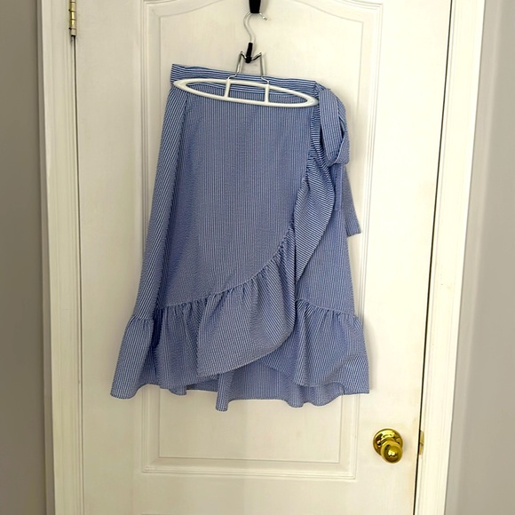 H&M Summer ruffled tie skirt - Picture 3 of 3